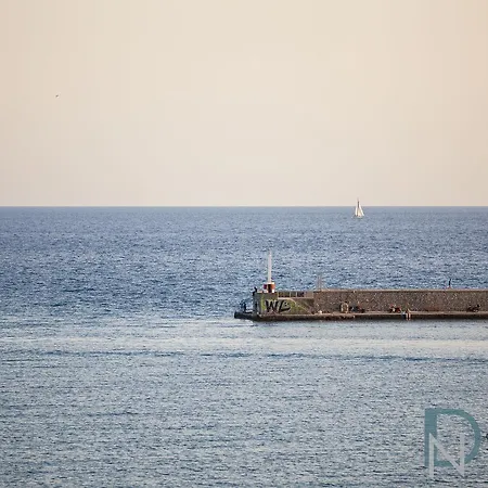 Dn Sea מלון דירות קלמאטה