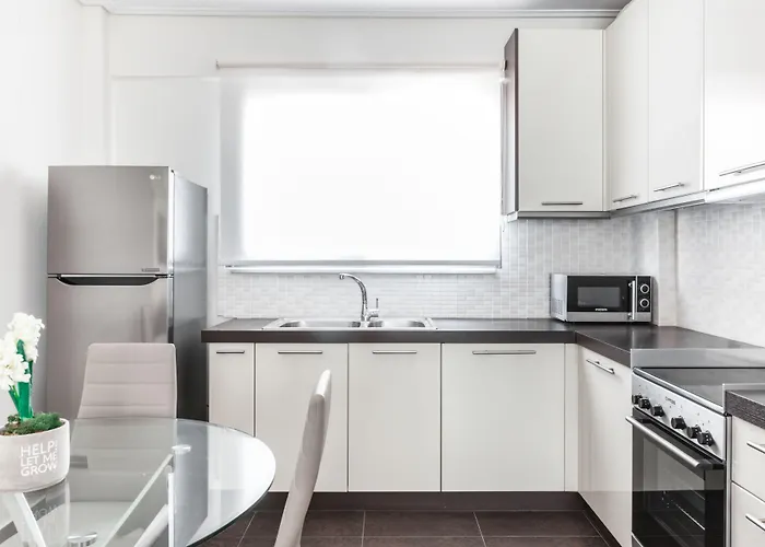 Dn Sea アパートホテル カラマタ